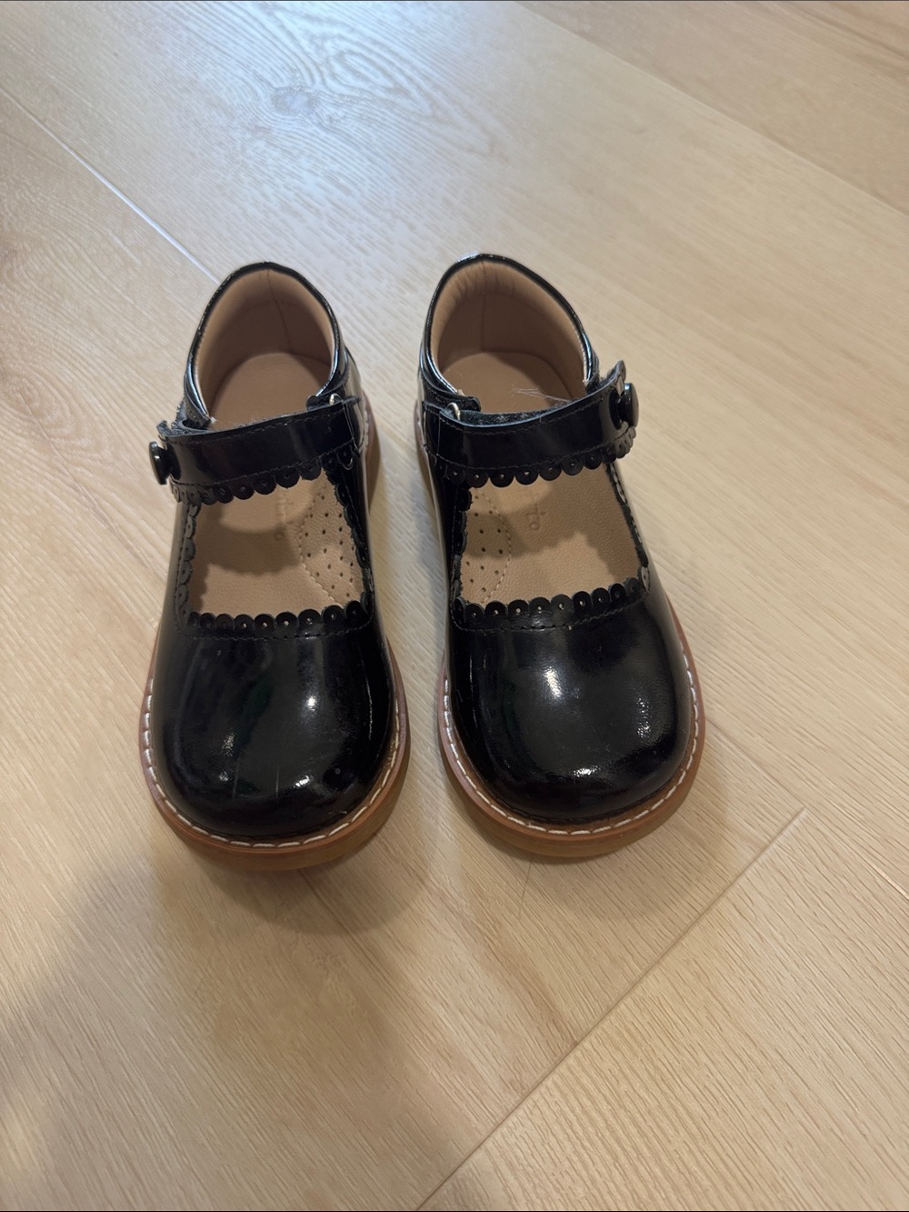 Girls Black Mary Jane Dress Shoes with Scalloped Trim